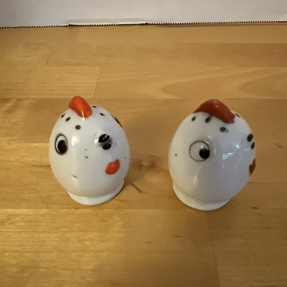 VINTAGE LUSTER WARE MINI BABY CHICK HEADS SALT & PEPPER  SHAKERS